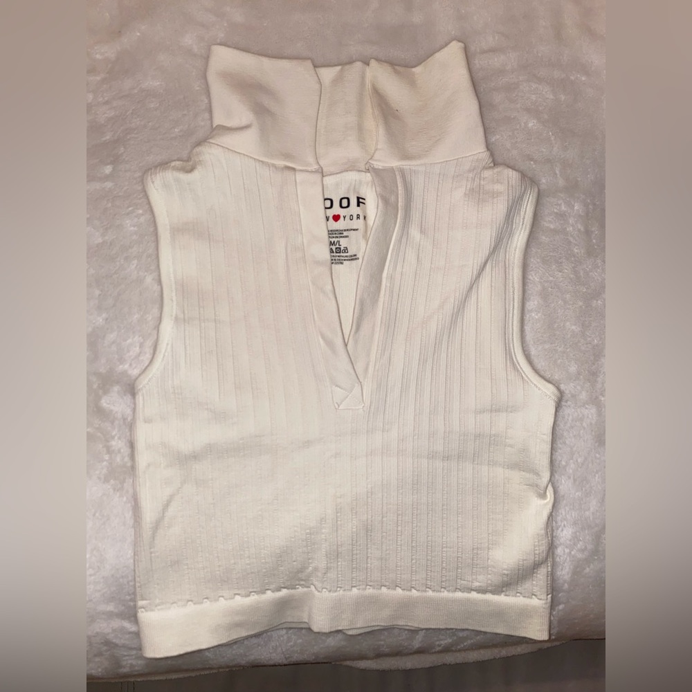 WHITE RIBBED TANK TOP